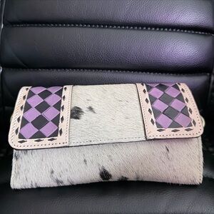 💜 Handcrafted Cowhide Crossbody Wallet 💜